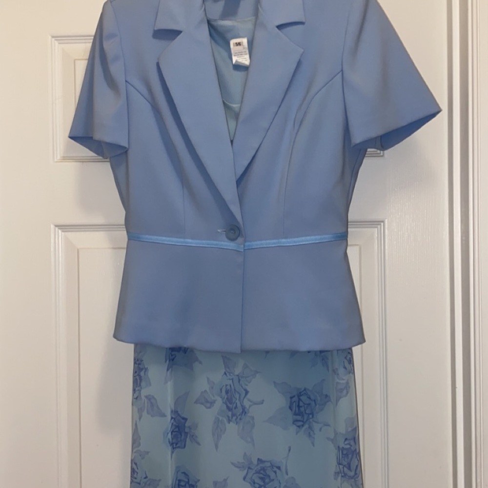 Juniors size 5/6 dress with jacket! Like new! Great for church or Easter Sunday!